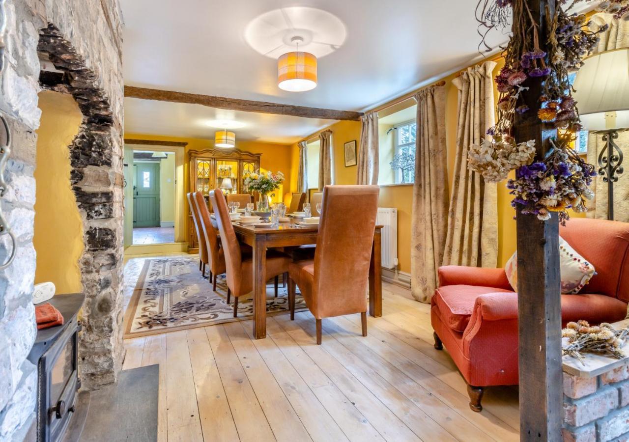 Castell Madoc Cottages Lower Chapel ภายนอก รูปภาพ